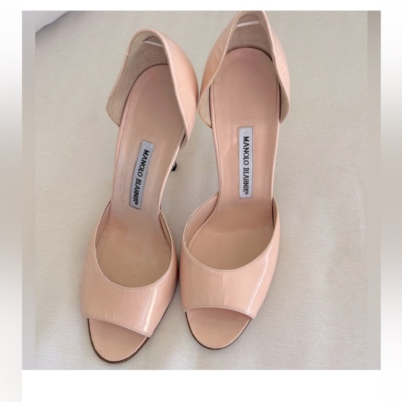 Manolo Blahnik Nude Patent Leather Heels Peep Toe Shoes 40 8 8.5 9 D'orsay